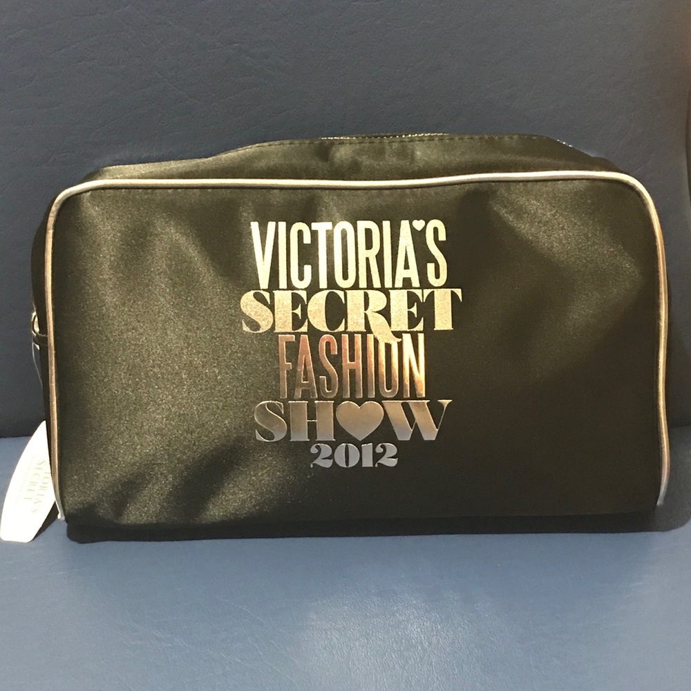 NWT VIctoria’s Secret 2012 fashion show makeup bag